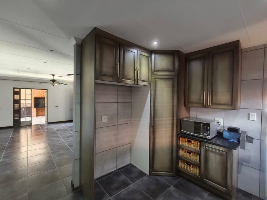 3 Bedroom Property for Sale in Waterkloof East North West